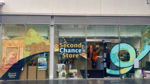 Colourful Amazon Second Chance storefront 
