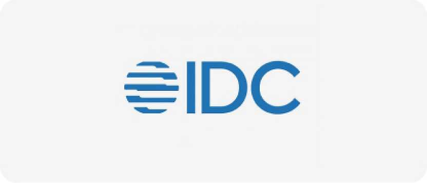 흰색 배경의 IDC(International Data Corporation)의 로고.