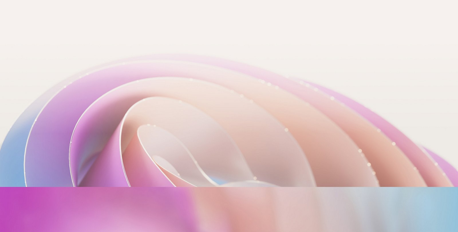 Abstraktní obrázek s jemnými, překrývajícími se pastelovými křivkami v odstínech růžové, fialové a modré barvy, které vytvářejí jemný vzor připomínající vlny.