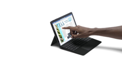 جهاز Surface Go 3 يُستخدم ككمبيوتر محمول.