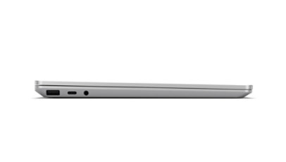 Surface Laptop Go 3 getoond vanaf de rechterzijkant met het apparaat gesloten.