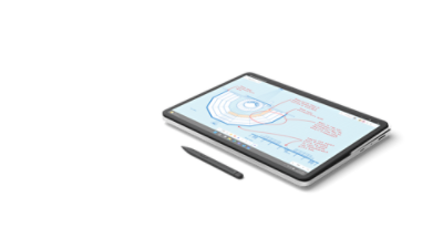 Surface Laptop Studio 2 dalam mod pentas dengan Surface Slim Pen 2 diletakkan berhampiran tapak