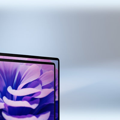  2 つのディスプレイ サイズ、薄型ベゼル、画面を紹介する、Surface Laptop のポスター画像。