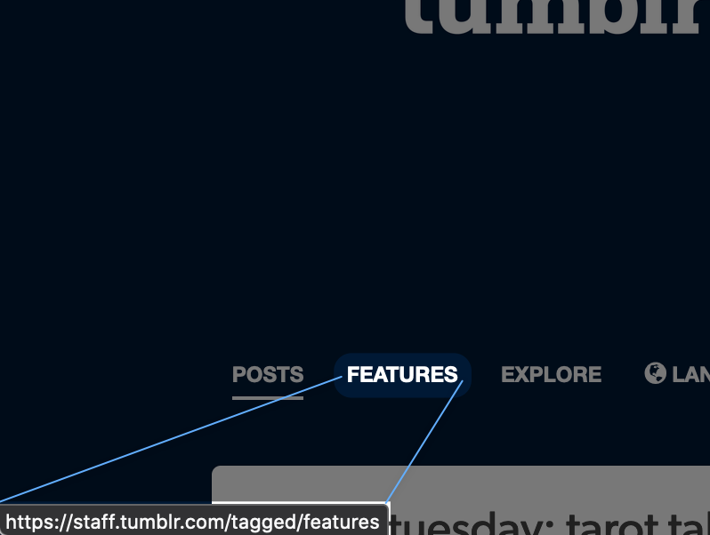 De afbeelding toont de header van medewerkers.tumblr.com. Een van de links, Functies, is gemarkeerd. De URL voor die link eindigt op /tagged/functies