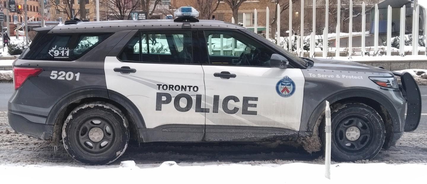 Toronto police searching for two suspects after shooting leaves 16-year-old dead
