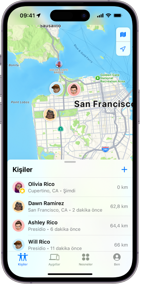 iPhone’daki Harita uygulaması, bir kişinin konumunun dört başka kişiyle paylaşıldığını gösteriyor.