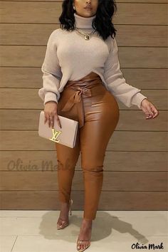 Olivia Mark - Pantalones pitillo negros clásicos para ir a la moda informal Outfits, Ombre, Clothes, Fashion, Girl Fashion, Models, Styl, Outfit, Moda