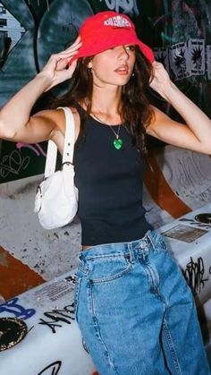summer outfits. new york fashion. y2k outfits. shoulder purse. hat. outfit ideas. y2k aesthetic. Casual, Fashion, Outfits, Model, Poses, Styl, Stylin, Style, Moda