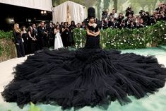 Met Gala 2024 Live Updates from the Red Carpet: Coverage, News & Highlights | Vogue