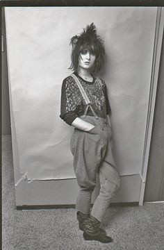 "This big-eyed girl sees her faces unfurl" Siouxsie Sioux Normcore, Fashion, Vintage Fashion, 80s Punk