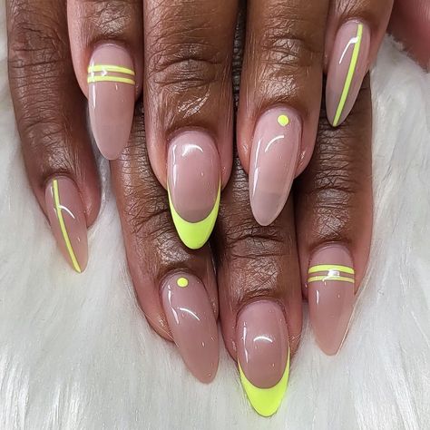Nail Art Designs, Summer Nail Designs, Summer Nails Almond, Neutral Nails, New Nail Trends, Neutral Nail Art Designs, Round Nails, Trendy Nails, Almond Nails Designs