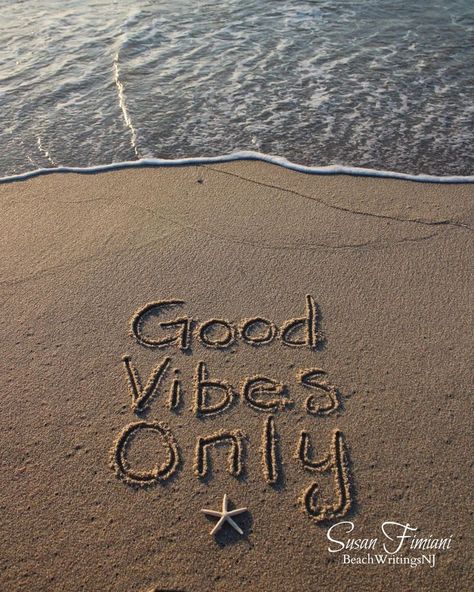Inspiration, Waves, Good Vibes Only, I Love The Beach, Good Vibes, Beach Vibe, Creative Beach Pictures, Beach Day, Beach Sand