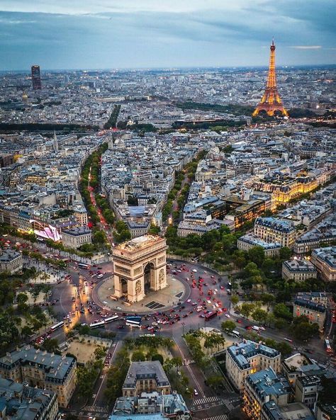 Arc De Triomphe And Des Champs-Élysées In Paris, France Paris, Turismo, Europe, Trip, Lugares, France Travel, City, Paris Skyline, Paris City