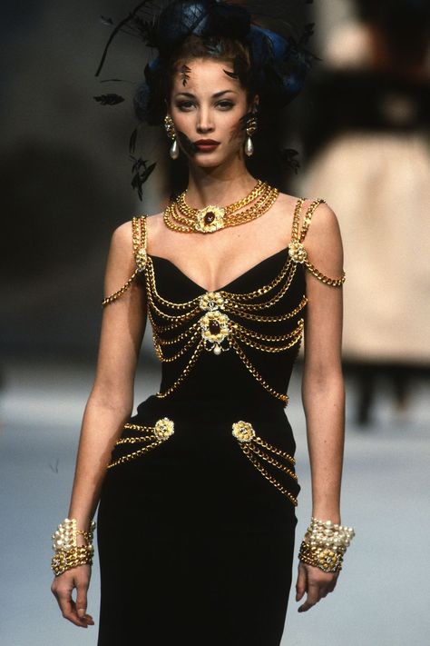 Vogue Paris, Chanel, Versace, Couture, Vintage Chanel, Haute Couture, Chanel Haute Couture, Chanel Couture, Chanel Runway