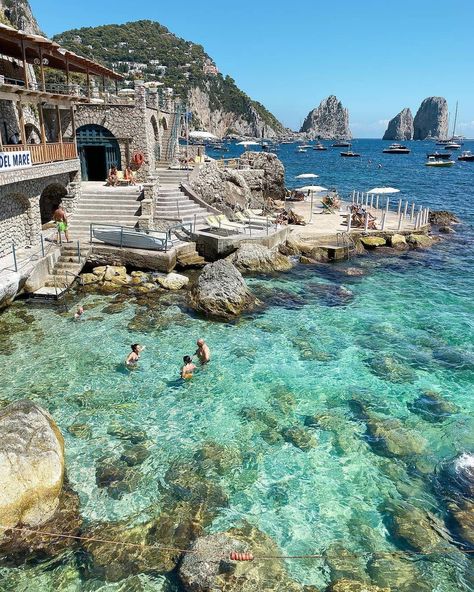 Travel | Adventure | Luxury on Instagram: “Summer vibes in Capri 🇮🇹☀️. Tag someone who'd love this place 😍 ! Follow @thetravellionaire for more. . 📸 : @pinkines” Capri, Italy Travel, Amalfi, Italy, Amalfi Coast, Trips, Napoli, Capri Italy, Europe Travel