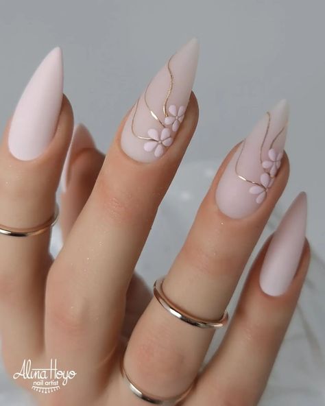I love these soft colors for my designs 😍😍 I used Build-a-Base Milky Pink to built and on top I used gelpolish 246 from Ugly Duckling… | Instagram Nail Art Designs, Nail Designs, Manicures, Simple Acrylic Nails, Classy Nails, Nails Inspiration, Elegant Nails, Fun Nails, Bling Acrylic Nails