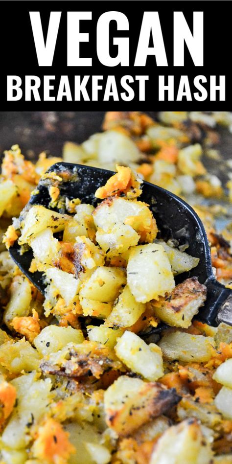 Easy and delicious vegan breakfast hash with russet and sweet potatoes mixed with perfectly caramelized garlic and onion. This is the perfect addition to breakfast! Vegans, Bacon, Healthy Recipes, Pasta, Vegan Breakfast, Pesto, Pizzas, Crêpes, Breakfast Hash