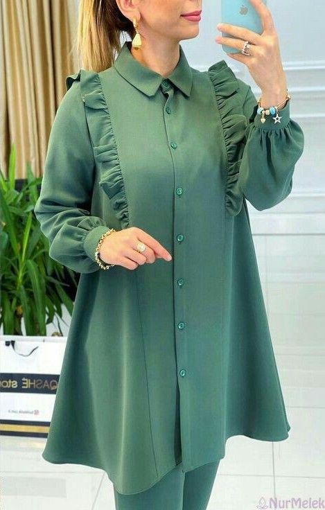 Sleeves designs Tops, Casual, Outfits, Top Designs For Women, Trouser Designs, Hijab Designs, Fancy Top Design, Stylish Tops, Stylish Dress Book