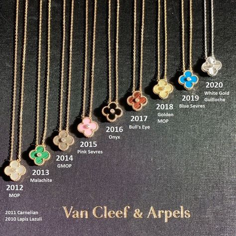 Van Cleef & Arpels on Instagram: “Van Cleef & Arpels announces their holiday pendant release every October. Any guesses what this year’s pendant is going to be? 🥰🥰 📷 source…” Jewellery, Cartier, Bracelets, Jewelery, Van Cleef And Arpels Jewelry, Van Cleef Arpels, Jewelry, Luxury Jewelry, Ringe