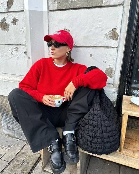 Cool Outfits, Shooting Pose, Red Outfit, Alledaagse Outfit, Outfit Inspirations, Red Fashion, Outfits Mujer, Wearing Red, Outfit Inspiration Fall