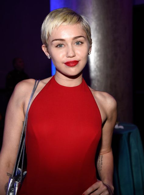 Miley Cyrus, Scarlett Johansson, Shorts, Miley Cyrus Short Hair, Miley Cyrus Hair, Short Pixie Haircuts, Short Pixie Cut, Pixie Cut, Pixie Haircut
