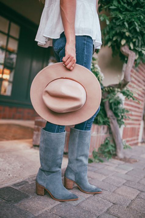 Affordable Fall Hats | I'm obsessing over the felt, wide brim hats for fall!  Here is a collection of affordable and stylish hats for those days you don't want to mess with your hair! Outfits, Fall Hats, Wide Brimmed Hats, Wide Brimmed, Flat Brim Hat, Brim Hat, Summer Fedora, Autumn Fashion, Stylish Hats