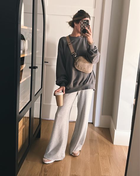 Athleisure Outfits, Modest Lounge Outfits, Comfy Outfits For Pregnant Women, Loungewear Outfits, Elevated Loungewear Outfits, Spring Loungewear Outfits, Lounge Wear Spring, Comfy Lounge Outfits, Lounge Wear Outfits