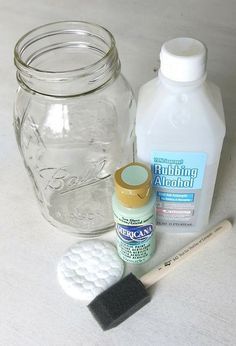 how to paint mason jar Mason Jars, Diy Projects, Diy, Diy Projects To Try, Diy Jar Crafts, Jar Diy, Diy Hacks, Diy Hanging Shelves, Wine Bottle Diy Crafts