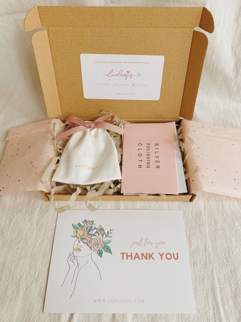 20 Packaging Ideas for Small Businesses - Wonder Forest Gift Packaging, Packaging, Gift Wrapping, Handmade Packaging, Jewelry Packaging Diy, Packaging Ideas, Packaging Diy, Eco Friendly Jewelry, Packaging Ideas Business