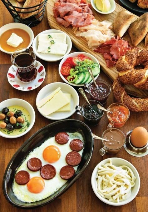 turski dorucak Brunch, Alanya, Healthy Recipes, Breakfast, Turkish Cuisine, Breakfast Recipes, Turkish Breakfast, Arabic Breakfast, Ethnic Recipes