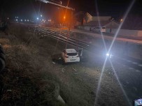 Polisten Kaçarken Demiryoluna Uçtular Açiklamasi Otomobildeki 2 Kisiye Gözalti