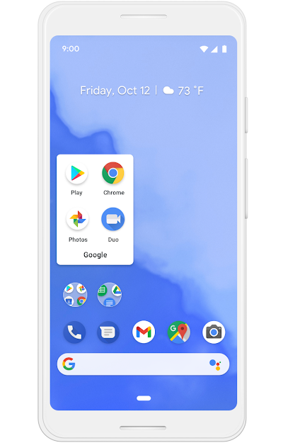 A Google phone screen with a limited number of homescreen apps and apps embedded within folders.