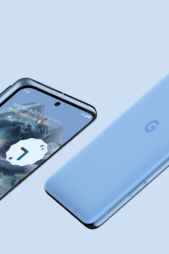 斜めに並べた Bay カラーの 2 台の Google Pixel 8 Pro。1 台は上向きで、アルミニウム製フレームと滑らかなディスプレイが際立っている。もう 1 台は下向きで、美しい Bay カラーとマット加工の背面ガラスが際立っている。