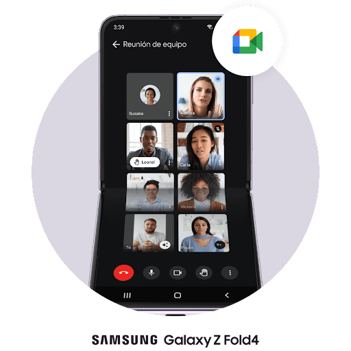 El logotipo de Google Meet aparece sobre un teléfono plegable abierto horizontalmente. Hay un videochat en curso con otros siete participantes.