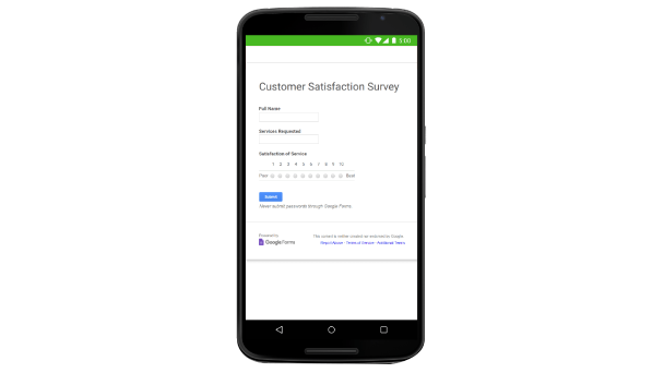 A Google Űrlapok felhasználói felülete, amelyen egy „Ügyfél-elégedettségi felmérés” látható válaszmezőkkel. 