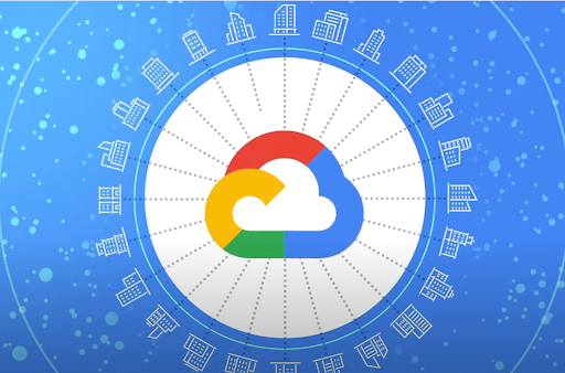 건물로 둘러싸인 Google Cloud 로고