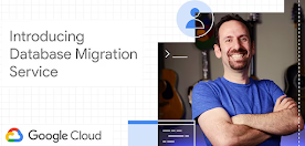 Database Migration Service escrito en la pantalla junto a un hombre con una camiseta azul