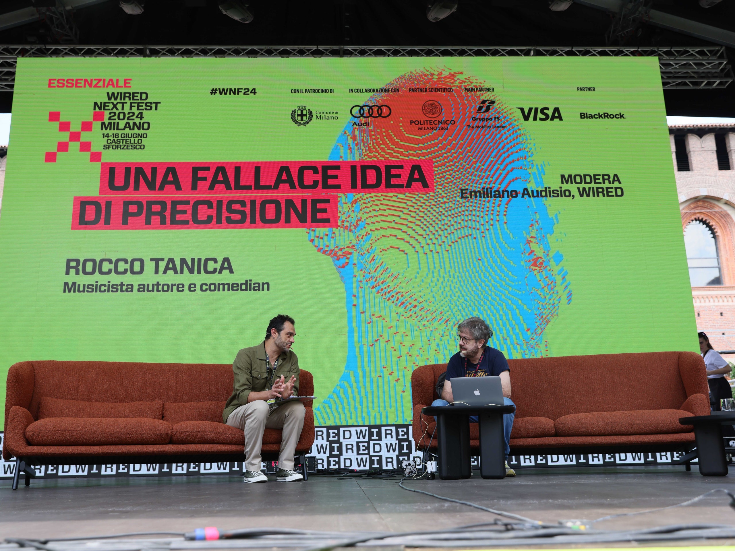 Rocco Tanica al Wired Next Fest 2024 di Milano: “GPT4 è freddo, algido, poco frequentabile: meglio GPT2, inventava più cazzate”