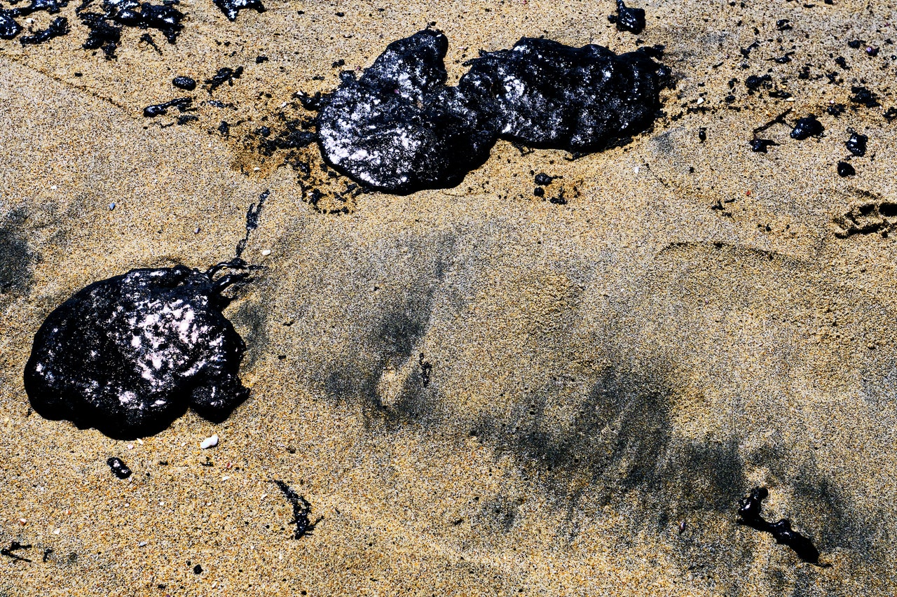 ‘Plastitar’ Is the Unholy Spawn of Oil Spills and Microplastics