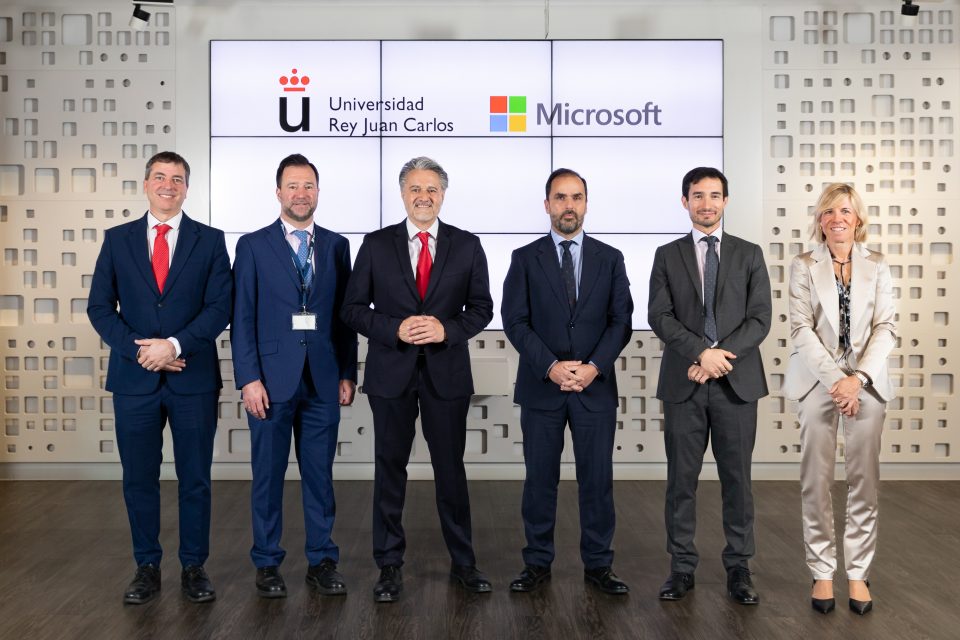 La Universidad Rey Juan Carlos y Microsoft colaboran en el impulso de la innovación y la formación en tecnologías de Inteligencia Artificial
