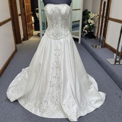 Style 6308 Mary's Bridal White Size 4 Jewelled Wedding Cotillion Ball gown on Queenly