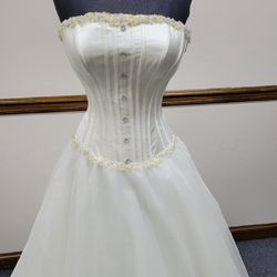 Style 17523 Mon Cheri White Size 4 Wedding 17523 Cotillion Corset Ball gown on Queenly
