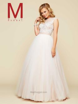 Style 65350H Mac Duggal White Size 0 Sequined Pageant Prom Ball gown on Queenly