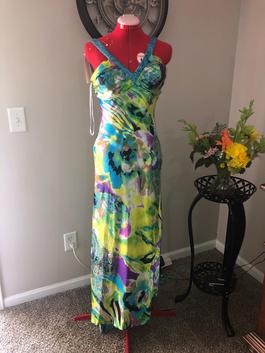 Speechless Multicolor Size 4 Floor Length Train Dress on Queenly