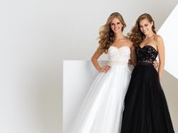 Style 16-302 Madison James White Size 10 Sweetheart Sequined Prom Ball gown on Queenly