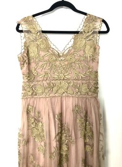 Style -1 BHLDN Nude Size 8 -1 Floral Prom Straight Dress on Queenly