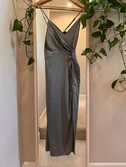 ASTR The Label Silver Size 0 Side Slit Wedding Guest Cocktail Dress on Queenly