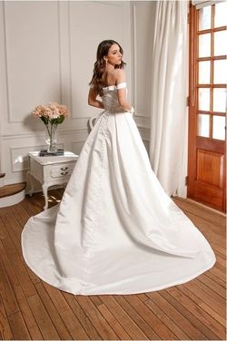 Style Blair Luxe Collection Bridal White Size 10 Blair Tall Height Sweetheart Ball gown on Queenly