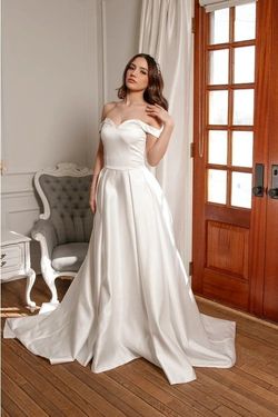Style Blair Luxe Collection Bridal White Size 10 Blair Tall Height Sweetheart Ball gown on Queenly