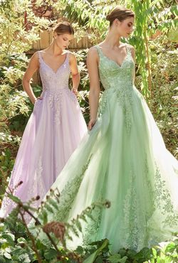 Style CDA1125 Andrea and Leo Green Size 4 Prom Spaghetti Strap Lavender Tall Height Ball gown on Queenly